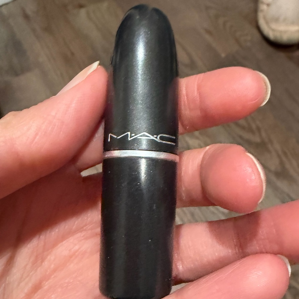 MAC Cosmetics matte lady danger lipstick
